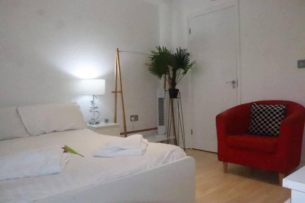 Skyline Haven - Modern 2br Free Parking & 4ktv