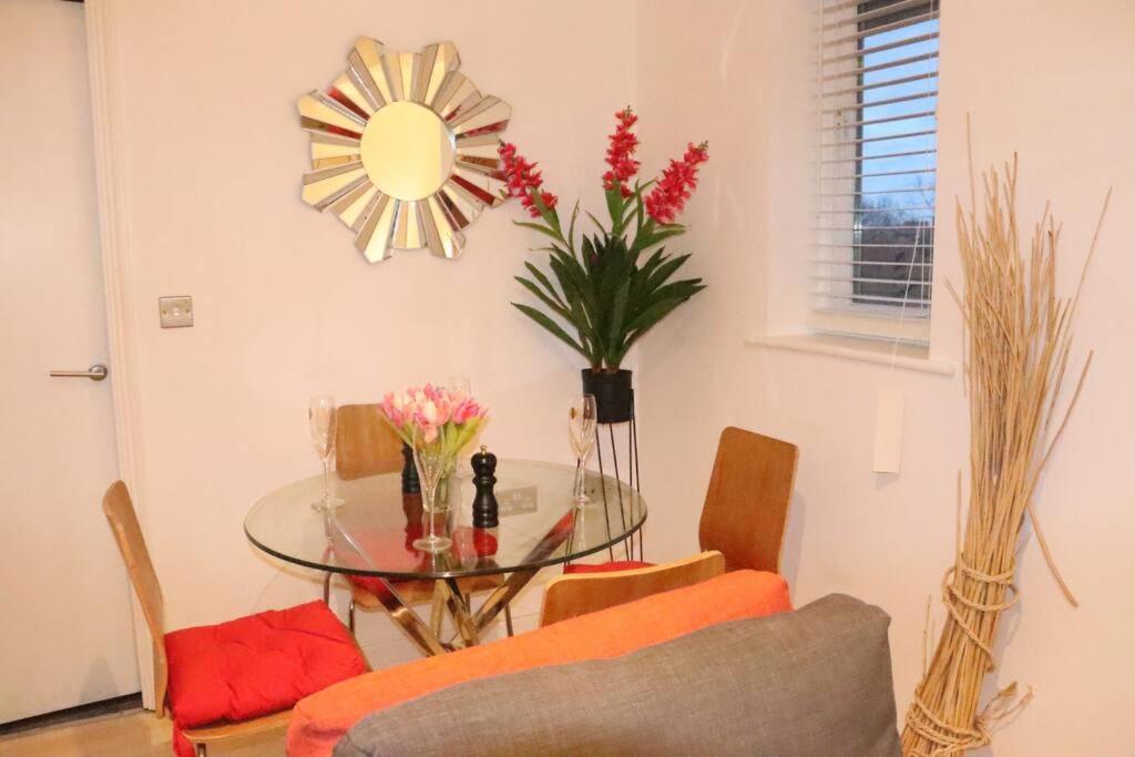 Skyline Haven - Modern 2br Free Parking & 4ktv