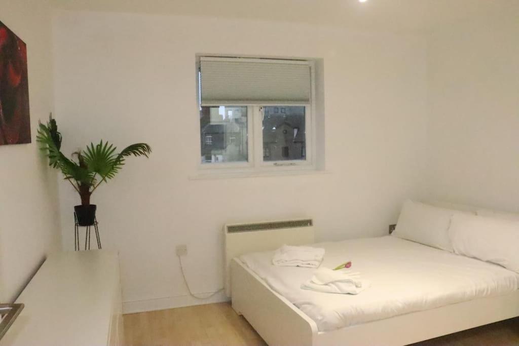 Apartamento Skyline Haven - Modern 2br Free Parking & 4ktv Londres