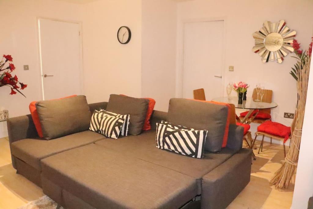 Skyline Haven - Modern 2br Free Parking & 4ktv