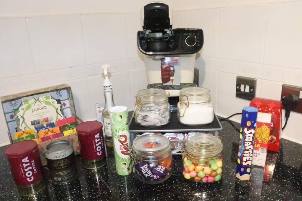 Apartamento Skyline Haven - Modern 2br Free Parking & 4ktv Londres