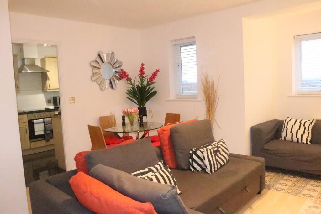 Skyline Haven - Modern 2br Free Parking & 4ktv Apartamento Londres