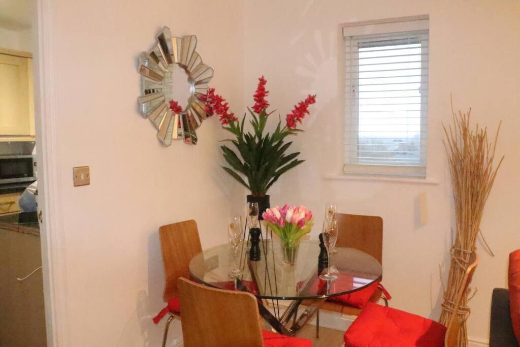 Skyline Haven - Modern 2br Free Parking & 4ktv Apartamento