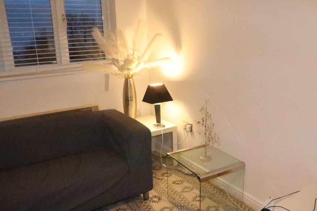 Skyline Haven - Modern 2br Free Parking & 4ktv *