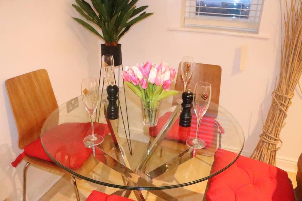 Skyline Haven - Modern 2br Free Parking & 4ktv Apartamento Londres